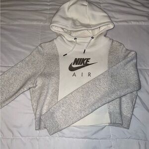 Cropped Nike hoodie